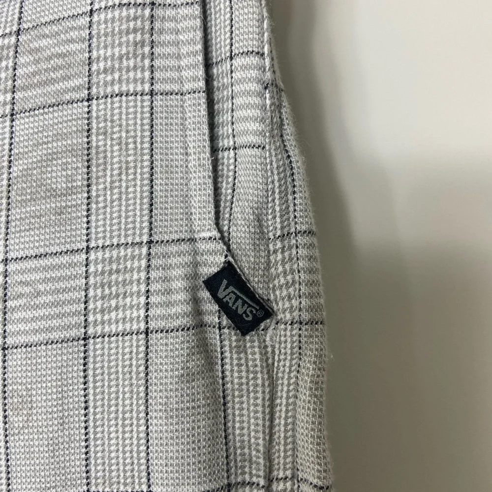 VANS men’s gray black white plaid paisley multi pocket lightweight‎ shorts 28